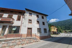 CASA SEMINDIPENDENTE A ROANA