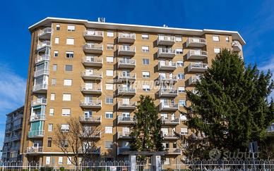 AMPIO BILOCALE DOPPIA ESPOSIZIONE ULTIMO PIANO LIB