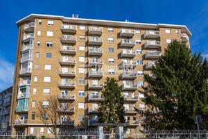 AMPIO BILOCALE DOPPIA ESPOSIZIONE ULTIMO PIANO LIB