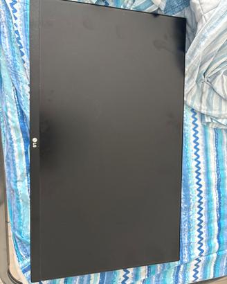 Svuota Soffitta - 2 monitor + scrivania (500 euro)