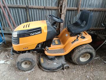 trattorino tagliaerba 