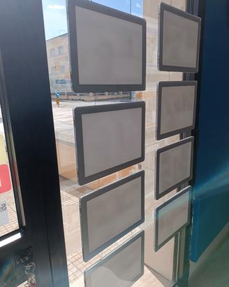  8 pannelli retro illuminati a led.