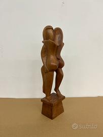 Scultura in legno- Coppia in abbraccio.