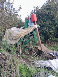 Pulitrice per nocciole e nastro