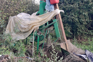 Pulitrice per nocciole e nastro