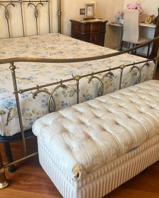 letto ottone pieno e panca ditta valente
