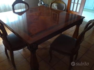 Tavolo di pregio in vero legno estendibile