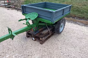 rimorchietto trazionato ribaltabile manualmente