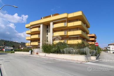 3 LOCALI A TORTORETO