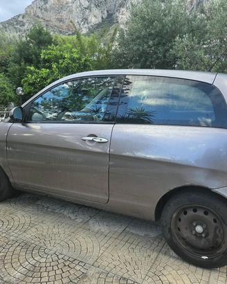 Lancia Y del 2010
