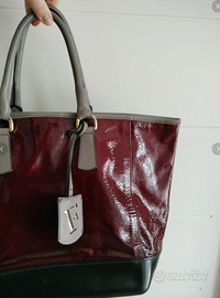Borsa Furla bordeaux in vernice e gomma