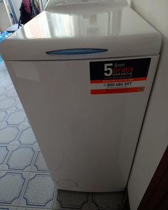 lavatrice mini (NON )con carica dall’alto Whirpool