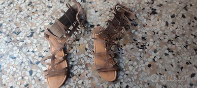 sandali modello donna schiava romana