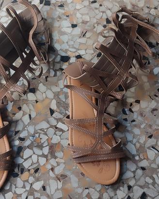 sandali modello donna schiava romana