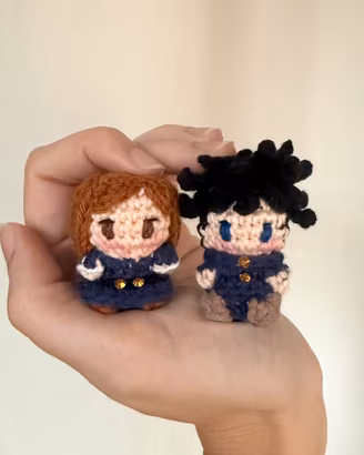 Mini amigurumi Fushiguro e Kugisaki