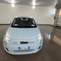 Fiat 500 500e Berlina 42 kWh Icon