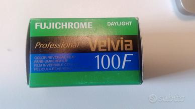 Rullino velvia 100F scaduta nel 2005