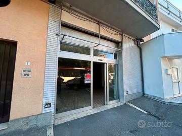 Fondo commerciale con visibilita' eccezionale