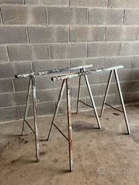 Coppia cavalletti ferro da cantiere e pittura
