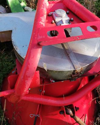 Attrezzatura agricola