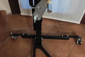Cavalletto moto centrale