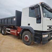 IVECO EuroTech 350 con gancio scarrabile 26 ton