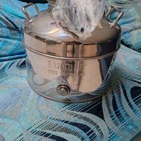 contenitore nuovo in acciaio per olio