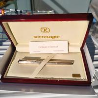 penna stilografica con il pennino in oro