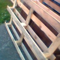 Pallet per riutilizzo o come legna da ardere.
