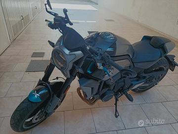 CL-X 700 SPORT