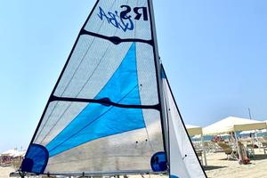 Barca Deriva a vela RS Qba