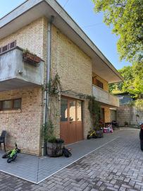 Villetta indipendente con corte e terreno