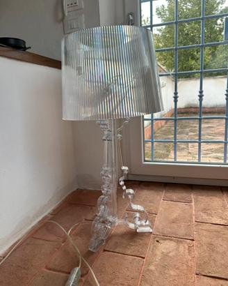 4 lampade tra cui kartell da tavolo