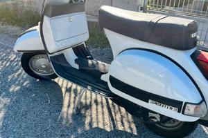 Piaggio vespa p200e