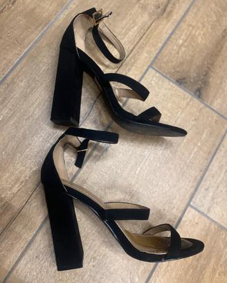 Sandali con tacco alto
