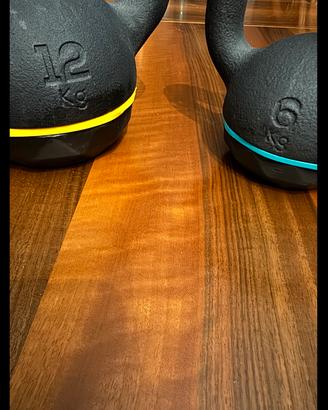 Kettlebell da 12kg e 6kg Decathlon Base Gommata