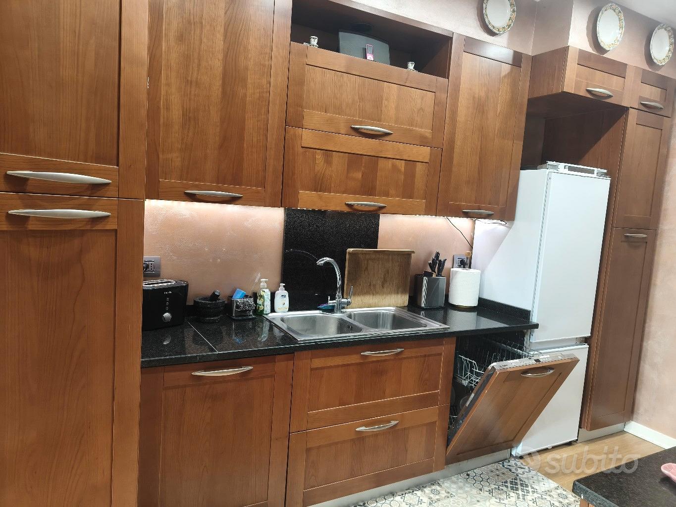 Cucina completa  in ciliegio con elettrodomestici