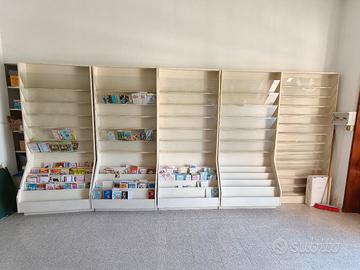 Espositori in ferro per giornali, rivisti, bigliet