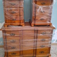 Coppia comodini e comò/cassettone in legno