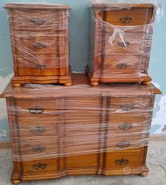Coppia comodini e comò/cassettone in legno