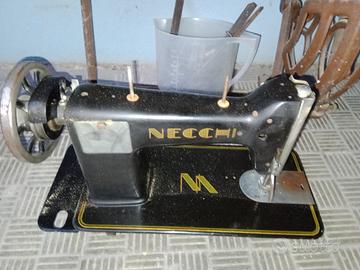 Macchina da cucire Necchi