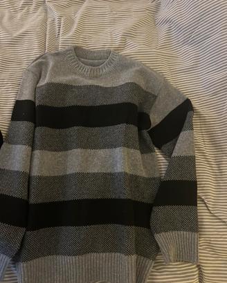 Maglione grigio a righe