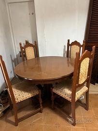 Tavolo rotondo in legno allungabile con 4 sedie