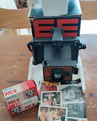 Polaroid EE33 Anni '70 + 2 Confezioni Flash