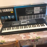 Pianola digital keyboard Yamaha modello YPT-230