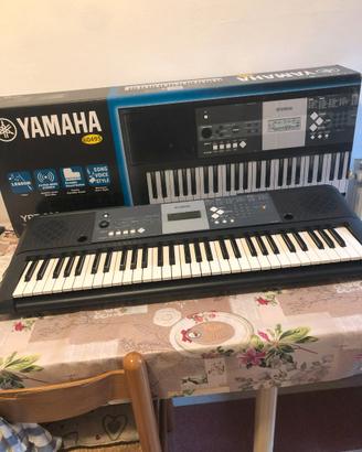 Pianola digital keyboard Yamaha modello YPT-230