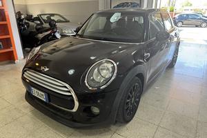 Mini Cooper D Businiss XL 1.5 dci 5 porte Navi.