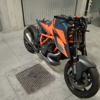 Ktm 1290 super duke r 2021