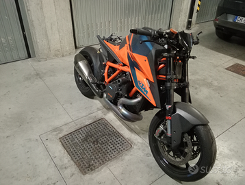 Ktm 1290 super duke r 2021