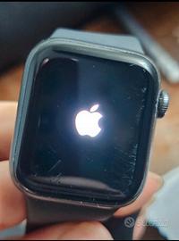 apple watch SE 40mm GPS
